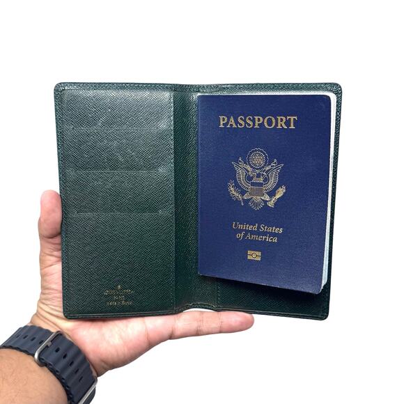 Louis Vuitton Long Wallet / Passport Case - Picture 2 of 12